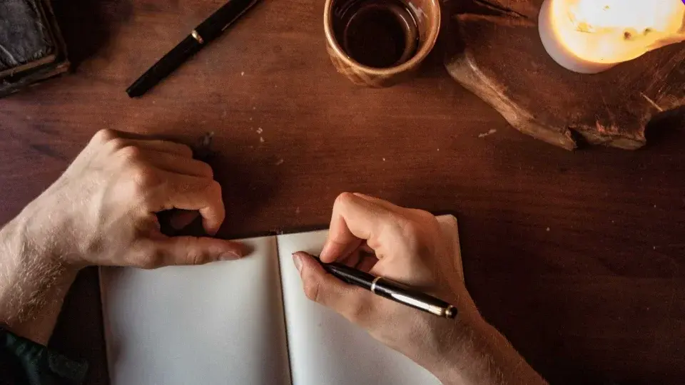 Desbloqueio Criativo: Estratégias para Superar Bloqueios na Escrita