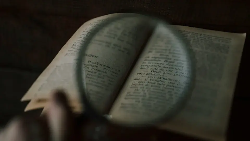 Imagens e Simbolismo nas Obras de Hobbes: Uma Análise Crítica